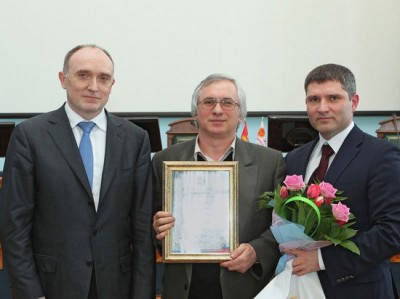 Борис Дубровский вручил награды лучшим писателям
