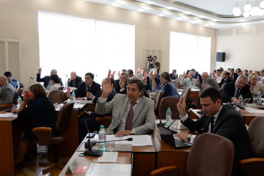 Челябинские депутаты утвердили поправки в Устав города