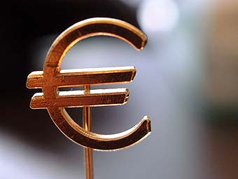 Евро впервые опустился ниже 49 рублей