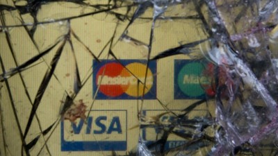 Visa и MasterCard готовы остаться. Но компромисс пока не найден